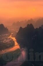 制服师生中文字幕资源-探索制服文化，师生中文字幕资源的独特魅力